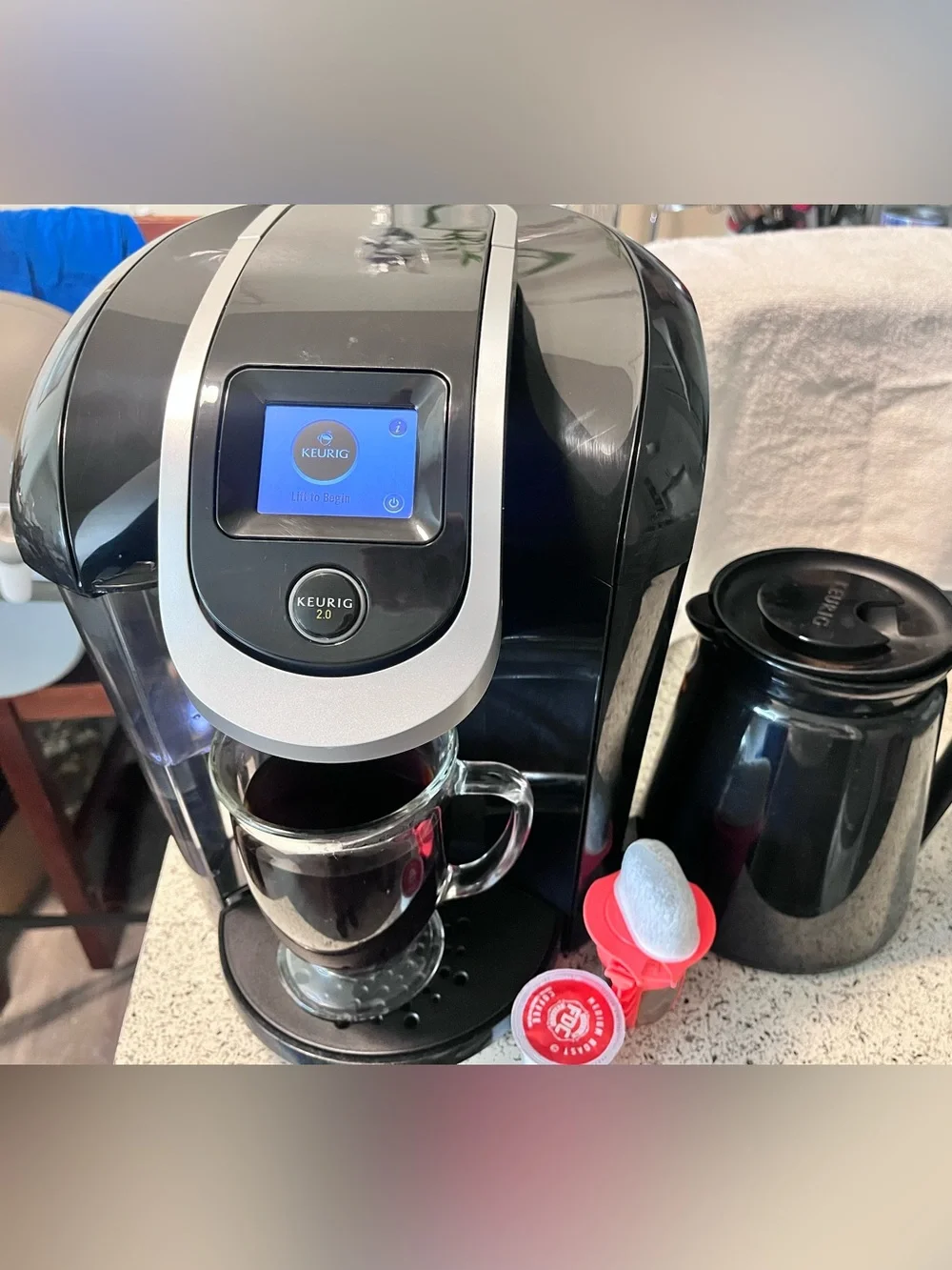 Keurig 2.0 Coffee Maker - Black & Silver Accents
